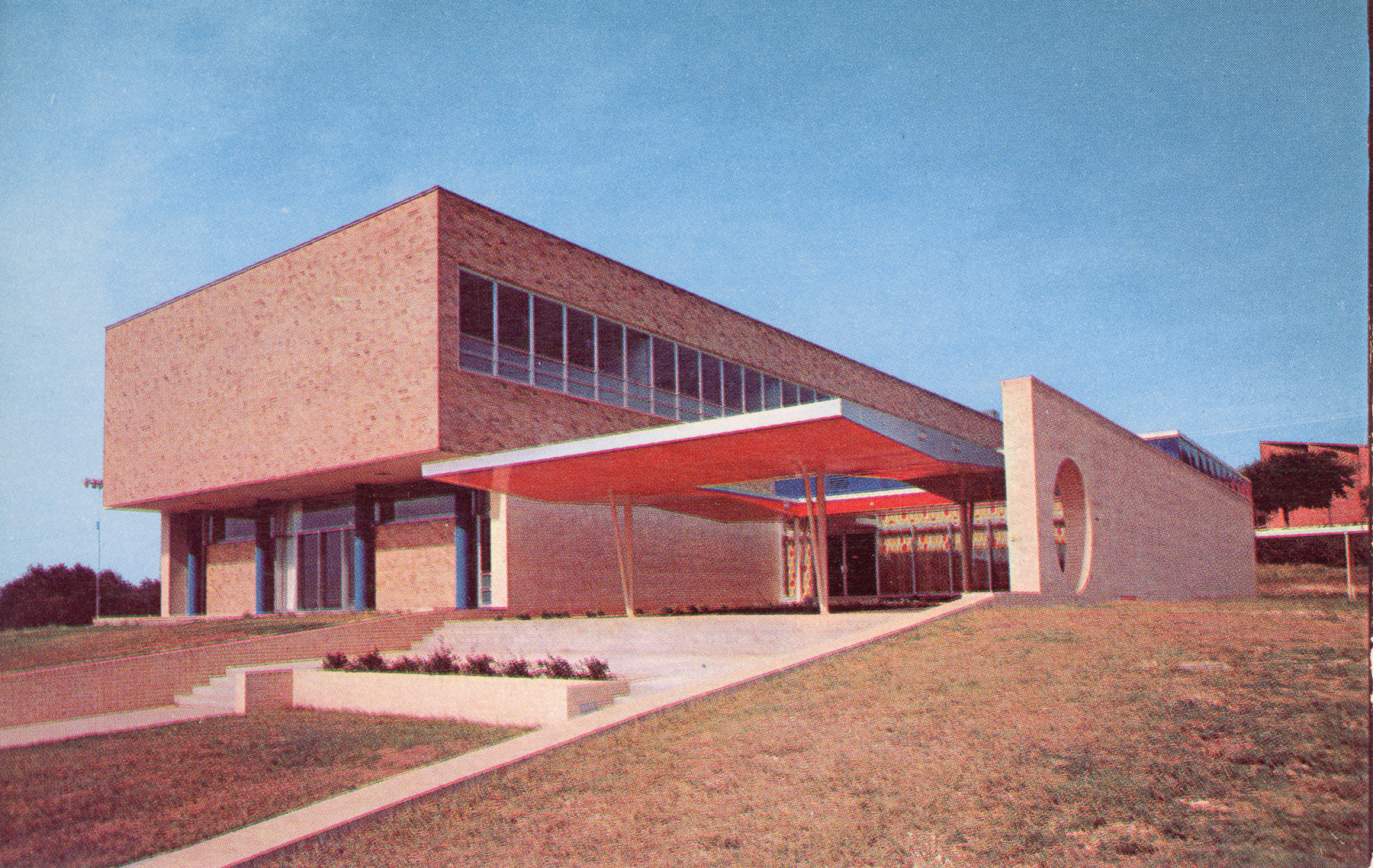 Color photograph of the Fort Worth Art Center.